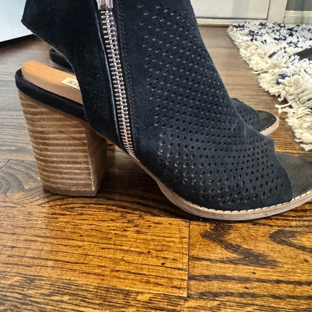 Steve Madden Women's Abigail Heeled Sandal in Black Suede